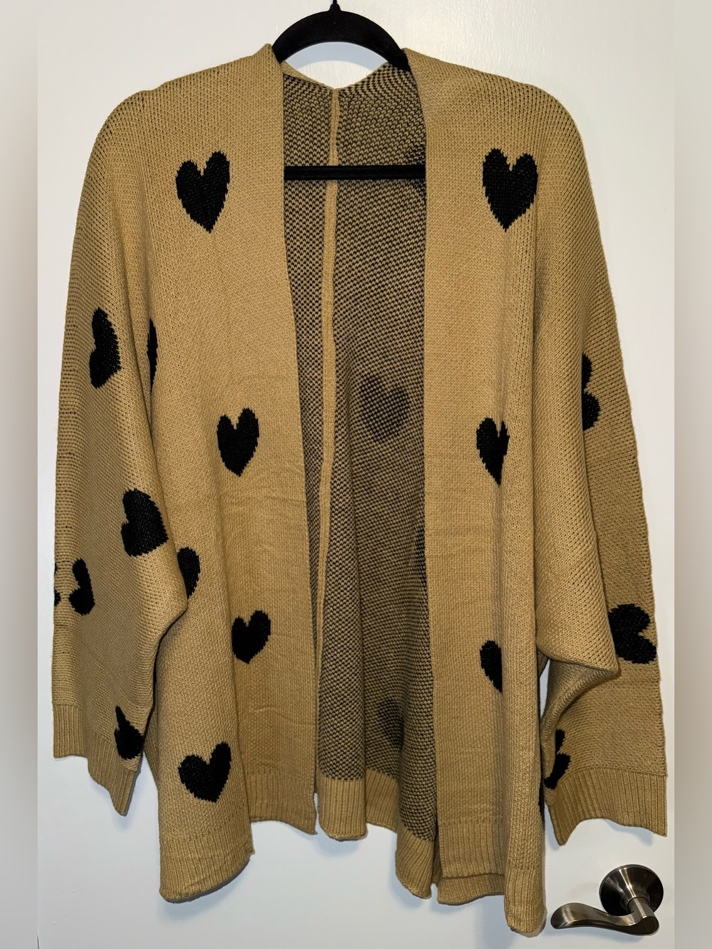 NWOT Open-Front Heart Pattern Cardigan Sweater - Tan/Black